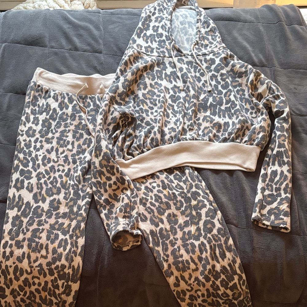 BP Women’s Cheetah Print Set Size Small